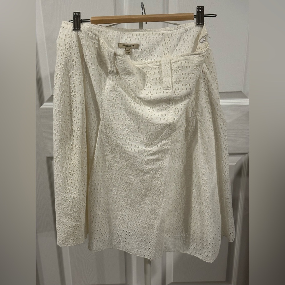 Burberry Authentic Pleated Eyelet Skirt Size US 8